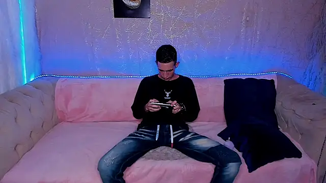 Shyfantasies online show from September 18, 2025, 10:12 pm