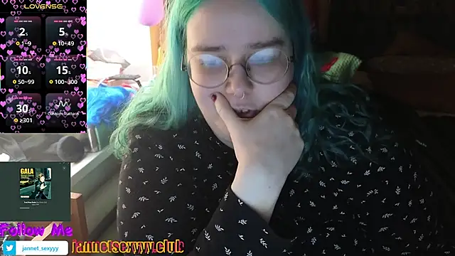 JannetPie online show from March 19, 2025, 1:07 pm