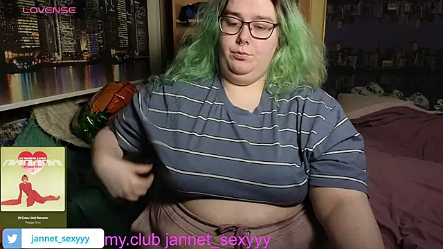 JannetPie online show from December 22, 2025, 6:16 pm