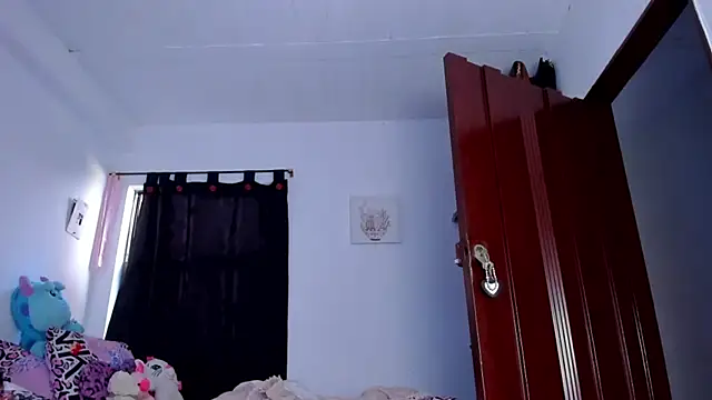 AlondraDiossa03 online show from October 25, 2025, 4:35 pm