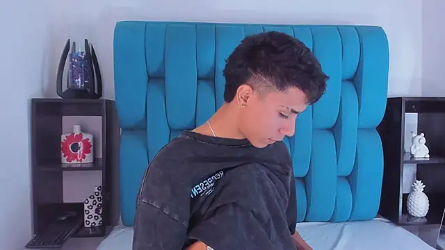 AlanNaughty online show from January 4, 2025, 8:37 pm