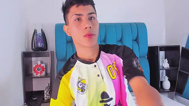 AlanNaughty online show from January 5, 2025, 9:03 pm