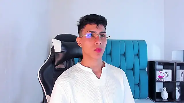 AlanNaughty online show from February 12, 2025, 4:01 am