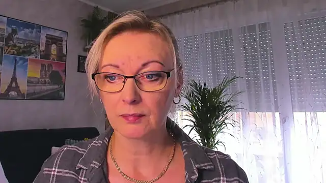 vanessa chat online show from October 23, 2025, 1:21 pm