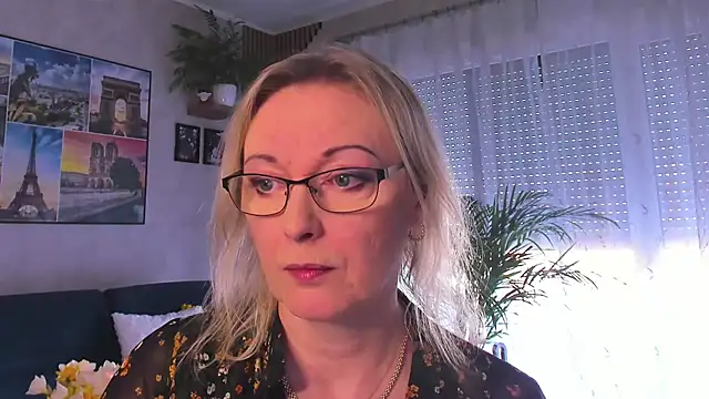 vanessa chat online show from April 7, 2026, 1:22 pm