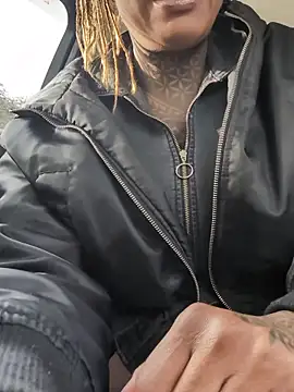 DarkDea online show from November 26, 2025, 1:01 pm