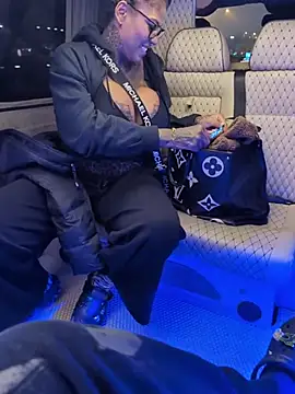 DarkDea online show from February 8, 2026, 10:46 pm