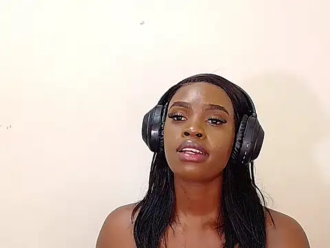 LuciousLips96 online show from March 19, 2025, 10:22 am