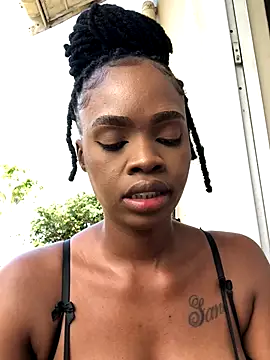 LuciousLips96 online show from October 9, 2025, 1:09 pm