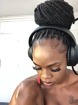 LuciousLips96 online show from October 10, 2025, 10:14 am