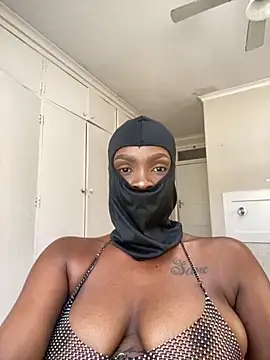 Snapshot of LuciousLips96 chatting on February 26, 2026, 9:30 am LuciousLips96 online show from February 26, 2026, 9:30 am