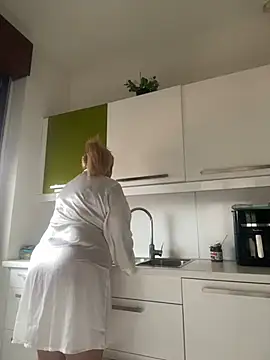 x elena x online show from February 13, 2025, 9:09 am