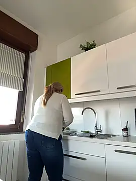 x elena x online show from March 6, 2025, 11:36 am