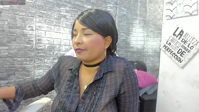 paola ih online show from June 6, 2026, 9:41 pm
