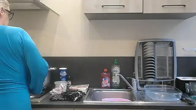 Snapshot of lilie69 chatting on October 2, 2025, 4:58 pm lilie69 online show from October 2, 2025, 4:58 pm