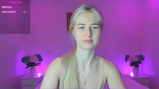 AnnaCarrera online show from January 4, 2025, 8:27 pm