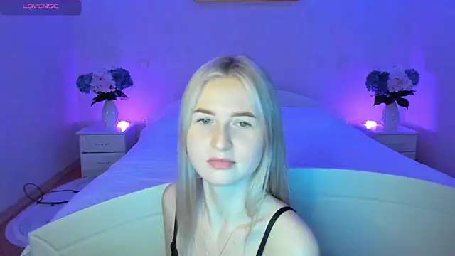 AnnaCarrera online show from March 7, 2025, 11:05 pm