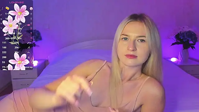 AnnaCarrera online show from September 25, 2025, 9:07 pm