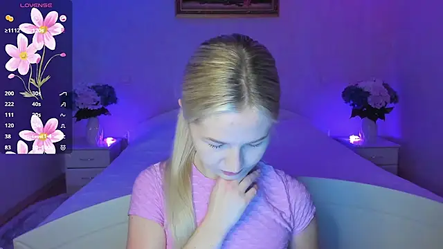 AnnaCarrera online show from October 31, 2025, 9:27 pm