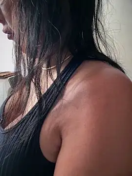 TiffanyRoxx online show from June 5, 2026, 10:10 am
