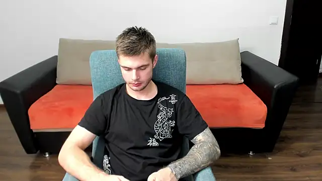 Snapshot of maks_wolfis chatting on December 6, 2024, 12:23 am maks wolfis online show from December 6, 2024, 12:23 am