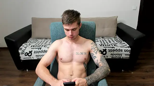 Snapshot of maks_wolfis chatting on December 13, 2024, 12:50 pm maks wolfis online show from December 13, 2024, 12:50 pm