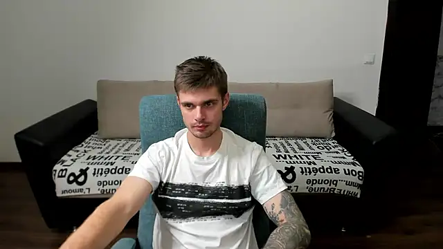 Snapshot of maks_wolfis chatting on December 17, 2024, 10:43 pm maks wolfis online show from December 17, 2024, 10:43 pm