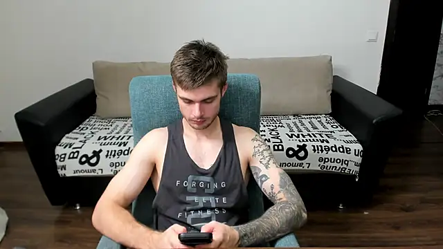 Snapshot of maks_wolfis chatting on December 19, 2024, 12:45 am maks wolfis online show from December 19, 2024, 12:45 am