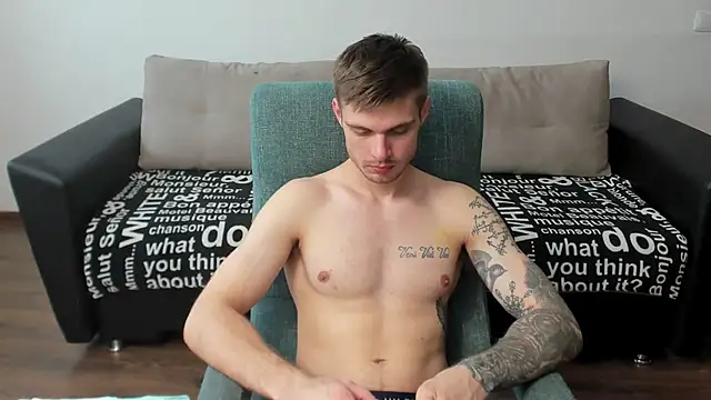 Snapshot of maks_wolfis chatting on February 24, 2025, 10:15 am maks wolfis online show from February 24, 2025, 10:15 am