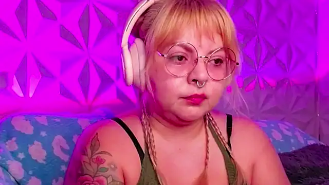 Satyn doll online show from October 5, 2025, 10:18 pm