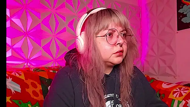 Satyn doll online show from December 21, 2025, 10:28 pm