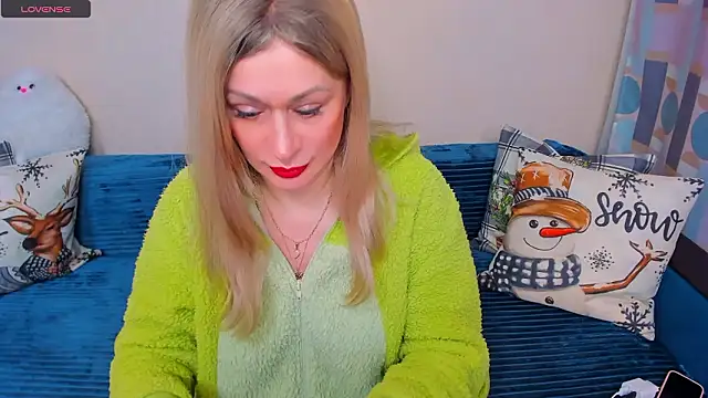 EllenMoore online show from March 3, 2026, 3:12 am