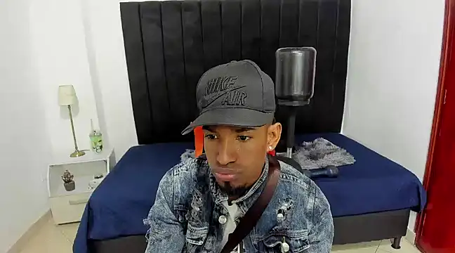 anhtony wayans online show from December 18, 2024, 11:40 pm