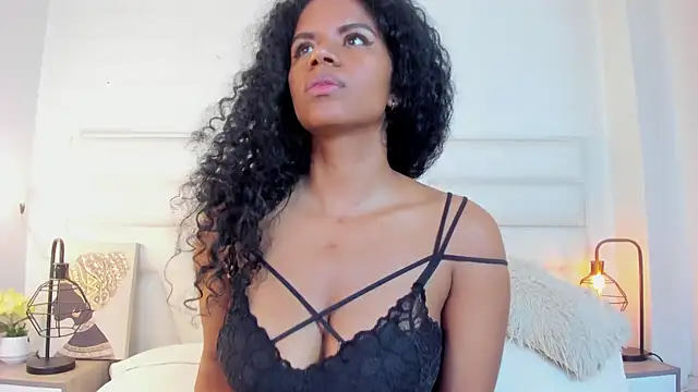 Ellie Alves online show from December 30, 2024, 6:16 pm