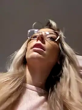 LilyOrion online show from January 14, 2025, 7:00 pm