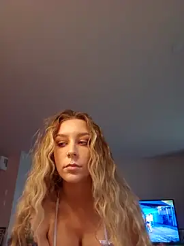 LilyOrion online show from October 14, 2025, 6:09 pm