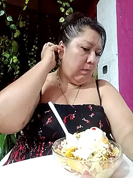 Snapshot of Brenda_Berck_ chatting on October 15, 2025, 12:44 am Brenda Berck online show from October 15, 2025, 12:44 am