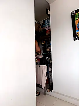 Brenda Berck  online show from October 31, 2025, 1:12 pm