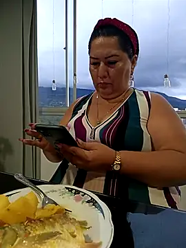 Brenda Berck  online show from November 16, 2025, 10:26 pm