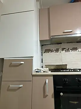 Almmaxxxx online show from October 26, 2025, 4:40 am