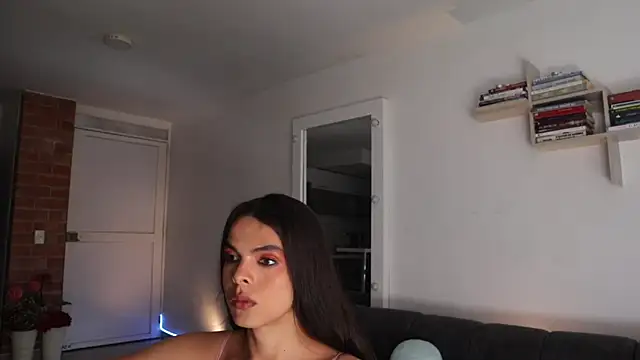  Vahos  online show from March 25, 2026, 7:09 pm