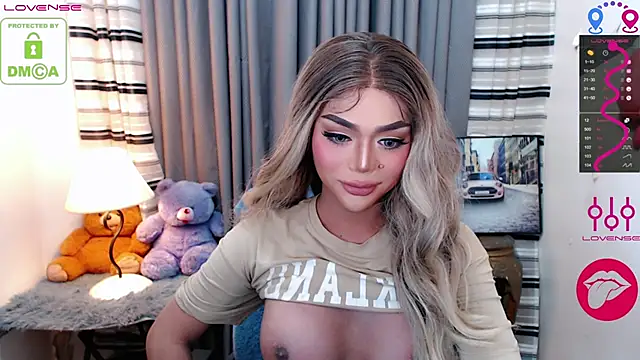 Fantacyoflove online show from December 14, 2025, 10:58 pm