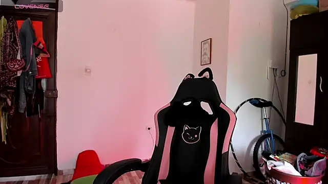 adrena 10 online show from March 25, 2026, 7:53 pm