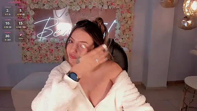 Snapshot of AmyWood chatting on December 24, 2024, 5:27 am AmyWood online show from December 24, 2024, 5:27 am