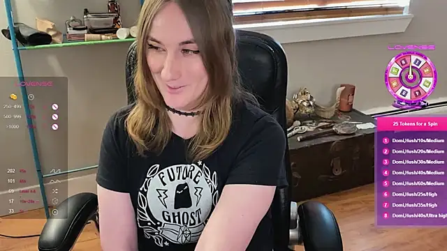 luluvaladon online show from February 5, 2025, 11:06 pm