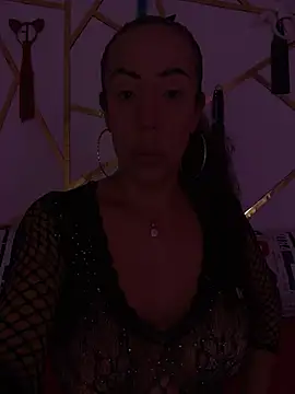 YOURSDEBORA online show from April 24, 2026, 7:38 pm