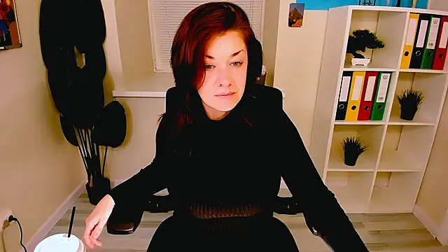 AnaMills online show from November 10, 2025, 10:03 am