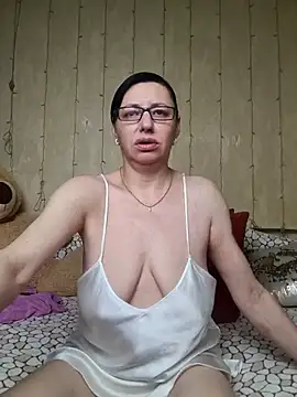 Amberhotqueen online show from March 15, 2025, 4:24 am