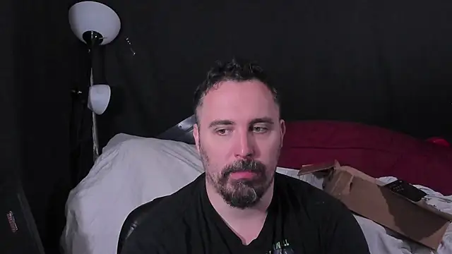 Snapshot of Metalstud chatting on April 22, 2026, 6:31 pm Metalstud online show from April 22, 2026, 6:31 pm