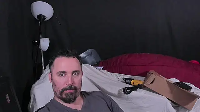 Snapshot of Metalstud chatting on April 29, 2026, 5:44 am Metalstud online show from April 29, 2026, 5:44 am